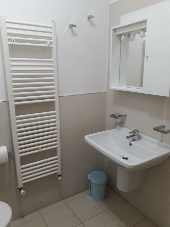 Riviera Palace Giulianova: Beachfront In Location