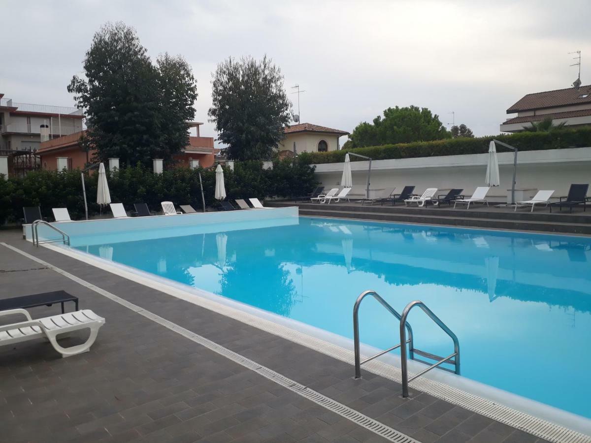 Apartment Riviera Palace Giulianova: Beachfront In Location