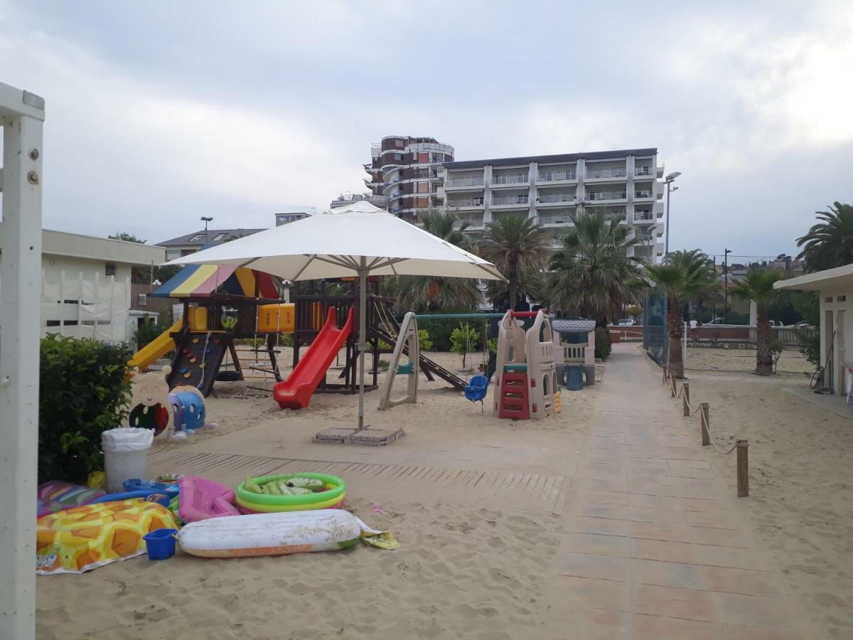 Fronte Mare-centrale-riviera Palace-giulianova-apartment-affitti Solo Da Sabato A Sabato * Giulianova