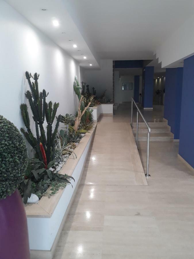 Riviera Palace Giulianova: Beachfront In Location Apartment